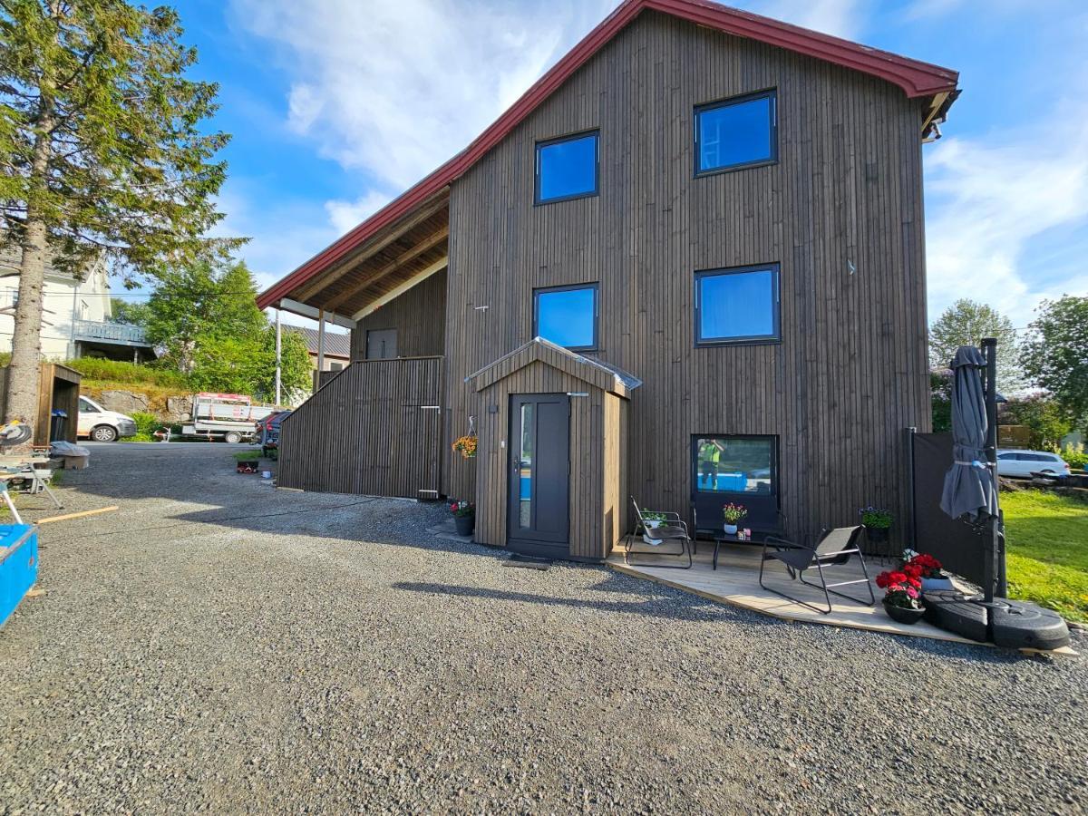 Innholdsrik Og Koselig Leilighet I Svolvaer Lofoten 외부 사진